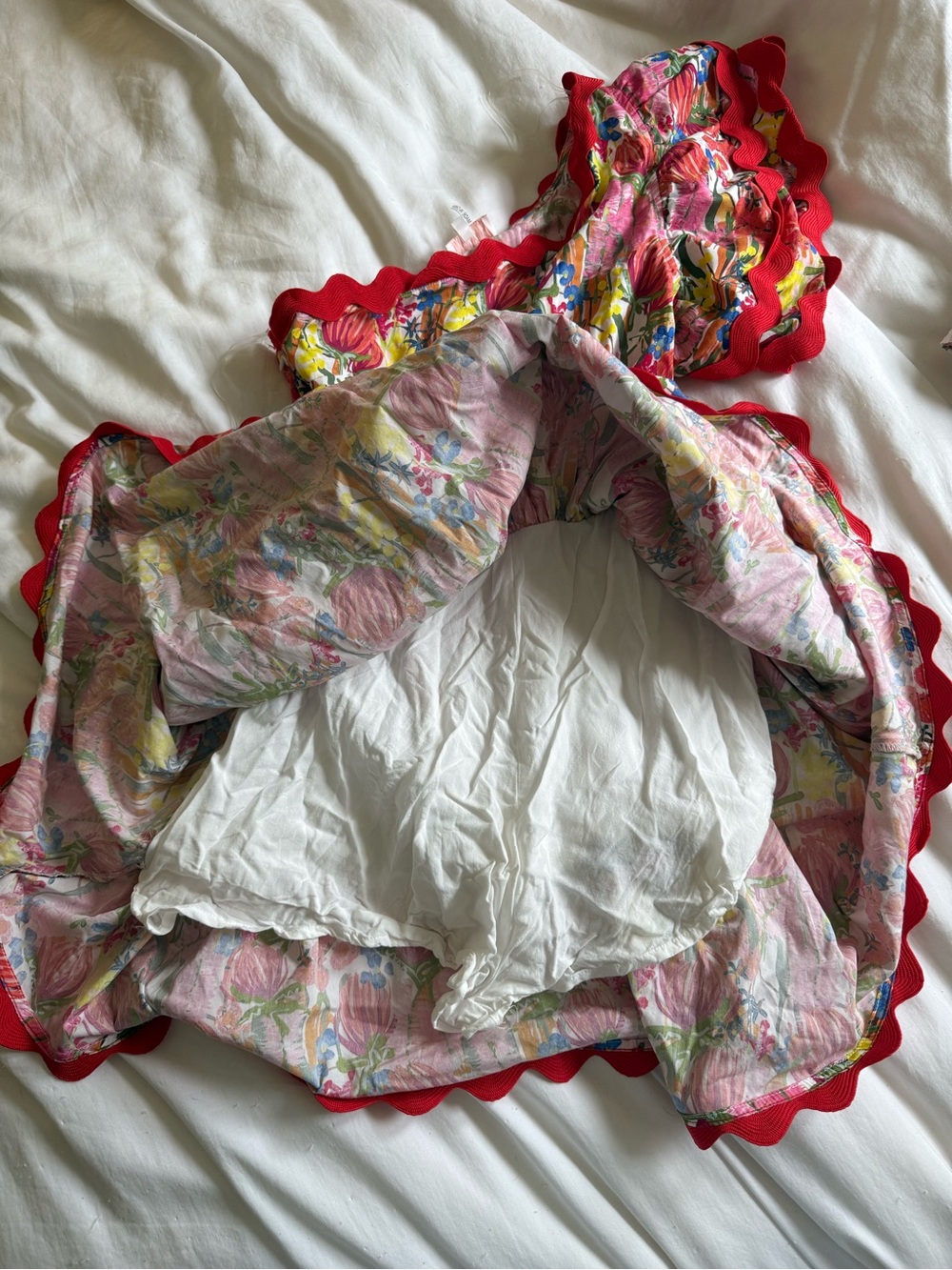 One-Shoulder Pink Floral Tiered Dress with Red Trim - Picture 4 of 5